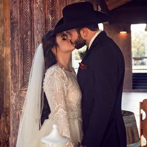 Meet your Posher, Hunter